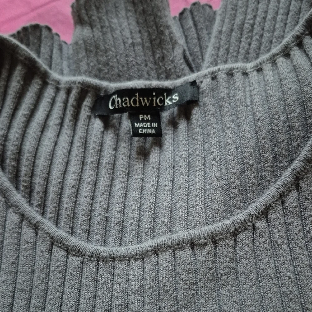 Gray Ribbed Women's Sweater - Picture 6 of 7